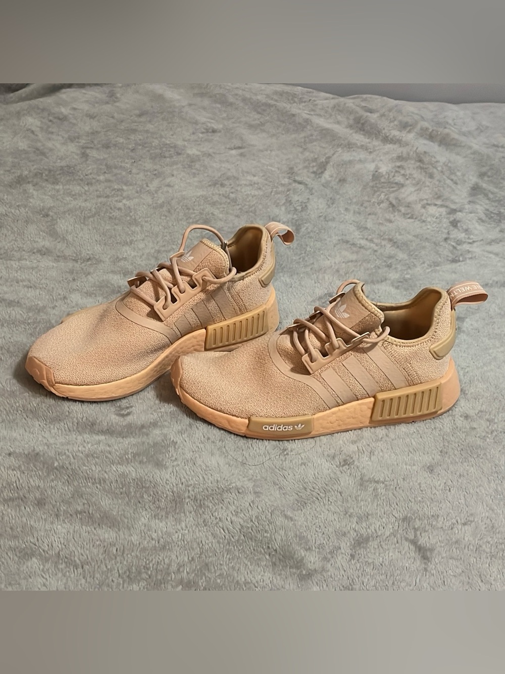 Adidas NMD R1 Halo Blush Beige Tan Women’s 8.5 Running Shoes GZ4963